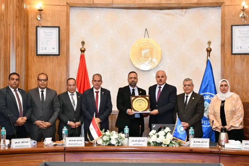 جامعة القناة تكرم د.جمال المصري الفائز بجائزة الدولة