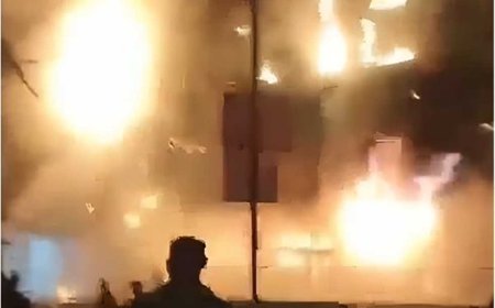 حريق هائل في مول شهير بمدينة العبور وجهود مكثفة لإخماده