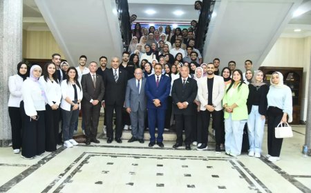 محافظ مطروح يلتقي طلاب الفرقة الرابعة قسم العمارة بكلية الفنون الجميلة جامعة الإسكندرية