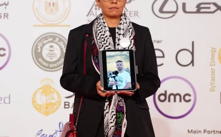 تصفيق حار لـ “ضايل عنا عرض” بعرضه الأول في مهرجان القاهرة السينمائي