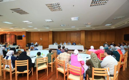 رئيس جامعة كفر الشيخ يشهد حفل تكريم مديرة مكتب نائب رئيس الجامعة لشئون خدمة المجتمع وتنمية البيئة