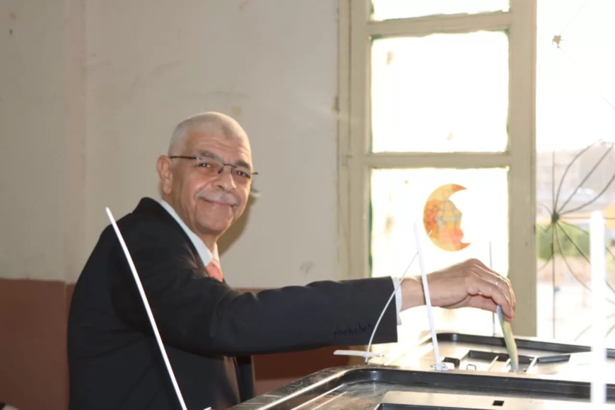 رئيس جامعة المنوفية يُدلي بصوته في انتخابات مجلس النواب 2025