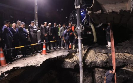 محافظ الجيزة يتفقد ميدانياً إصلاح الكسر المفاجئ لخط المياه الرئيسي بشارع ربيع الجيزي