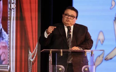 وزير الثقافة يُكرّم المخرج القدير خالد جلال في احتفالية كبرى بالمسرح القومي تقديرًا لإسهاماته في إثراء الحركة المسرحية المصرية