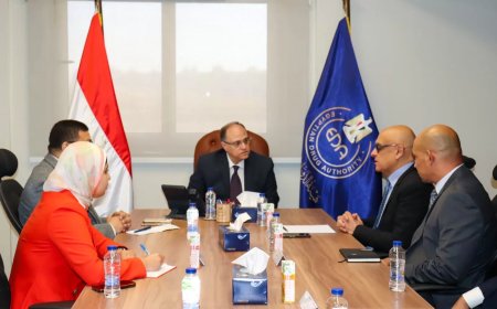 هيئة الدواء وجلاسكو سميث كلاين بحثوا تعزيز الشراكة ودعم توافر المستحضرات الدوائية الحيوية بالسوق المصري