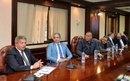 رئيس الأعلى للإعلام يشارك في مناقشة التوصيات النهائية للجنة التحول الرقمي والذكاء الاصطناعي