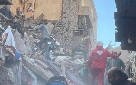 الهلال الأحمر ينتشل ضحايا عقار إمبابة المنهار