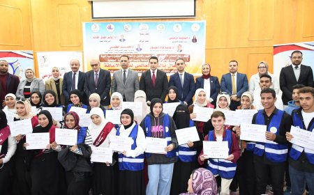 جامعة الفيوم تحتفل بيوم الإعاقة العالمي بتسليم أجهزة تعويضية وافتتاح معرض فني