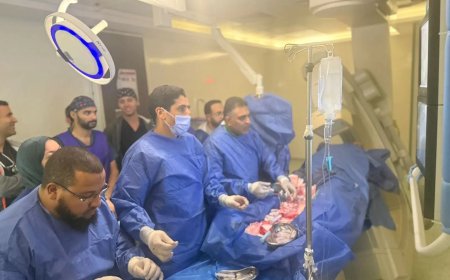 الصحة: خبير دولي اجرى 4 قساطر قلبية معقدة لعلاج حالات الانغلاق الكلي المزمن للشريان التاجي بمستشفى الشيخ زايد التخصصي «مجانً»
