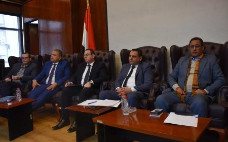 شعبة المواد الغذائية بالجيزة يعقدون اجتماعًا مع مسؤولي التموين لمناقشة تحديات القطاع