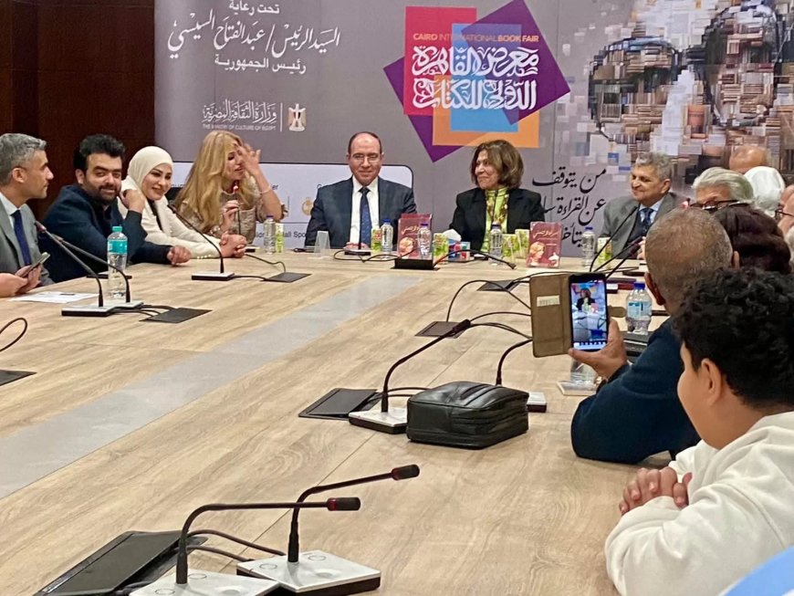 رموز السياسة والفن والثقافة يشهدون حفل توقيع كتاب «امرأة لا تنحني» لفريدة الشوباشي