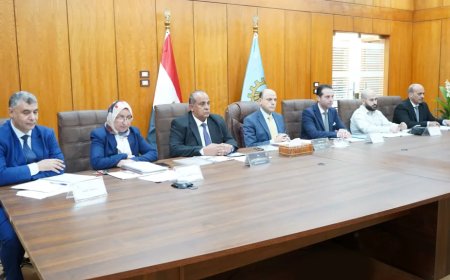 محافظ الغربية فى لجنة القيادات لمقابلة المتقدمين لشغل عدد من الوظائف القيادية بقطاعات الصحة والتموين وديوان عام المحافظة