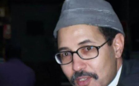 “مثقفون على حد السيف”.. أحدث أعمال حزين عمر