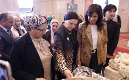 خلال تفقدهامعرض «ديارنا»المستشارة أمل عمار:تؤكد أهمية دعم المنتجات المصرية والحرف اليدوية والتراثية