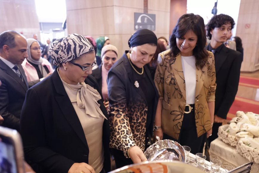 خلال تفقدهامعرض «ديارنا»المستشارة أمل عمار:تؤكد أهمية دعم المنتجات المصرية والحرف اليدوية والتراثية
