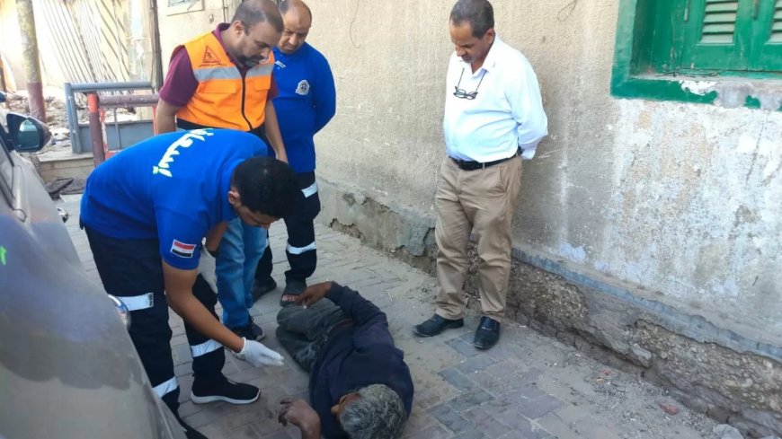 “التدخل السريع” بالتضامن ينقذ شخص فاقد للوعي بسوهاج من جحيم الشارع